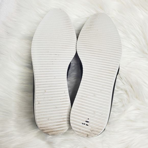 Everlane | Black Leather Street Slip-on Loafers - Picture 8 of 13